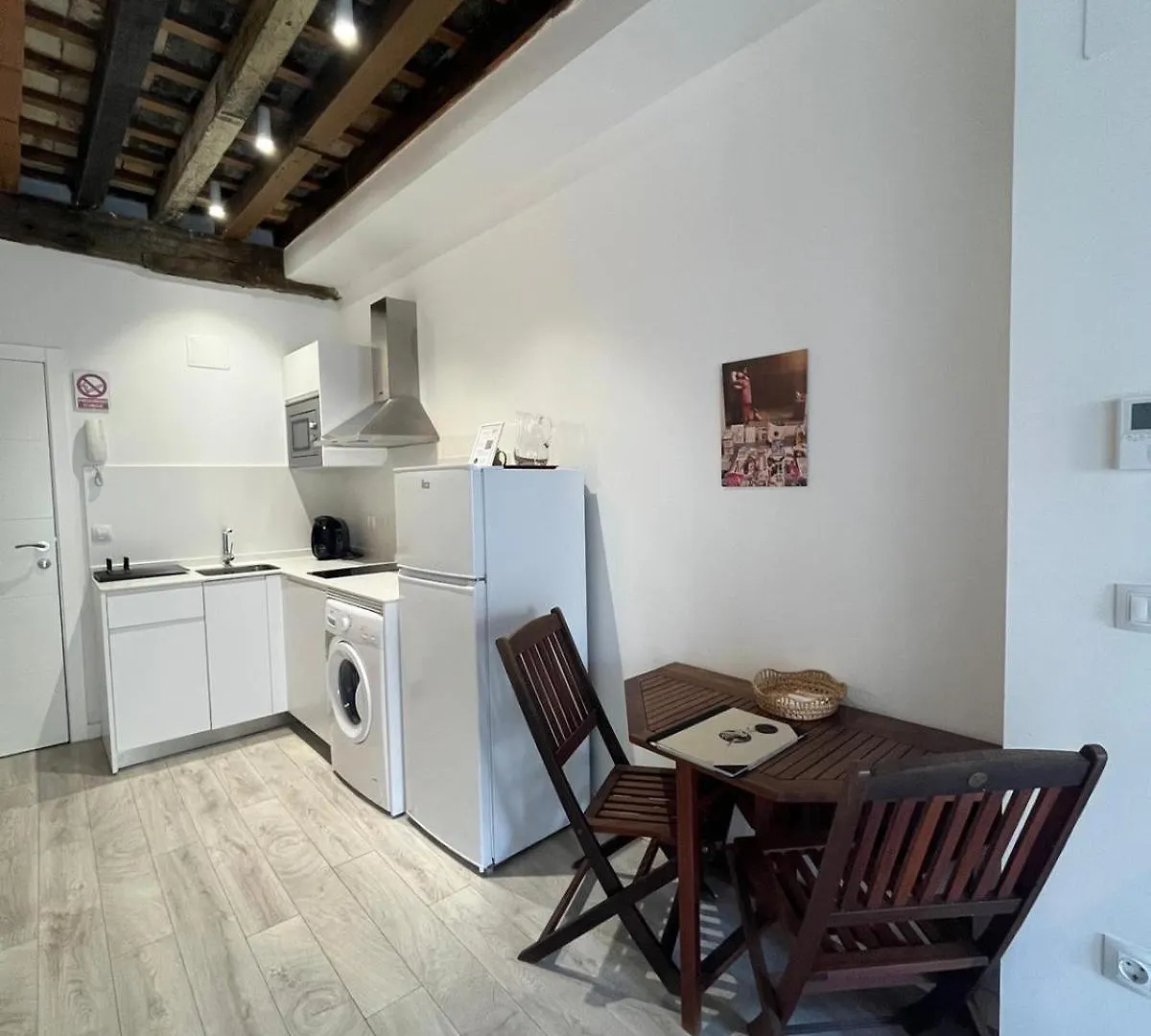 Apartamento The Traveller`s house El Chicuco en el corazón de Cádiz con Wifi 0*,  España